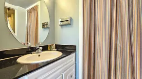 15e étage - Coeur de Waikiki avec balcon pour 4 personnes - Image 2