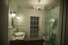 HITS HOUSE..Beautiful Farmhouse ... Private & quiet! 25 acres à explorer - Image 3