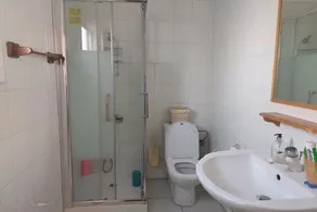 Studio Room Ensuite by the Beach, Entire Independent Unit - Image 2