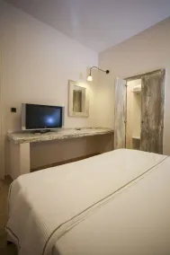 Ammos Naxos Exclusive Apartments Ground Floor - Image 3