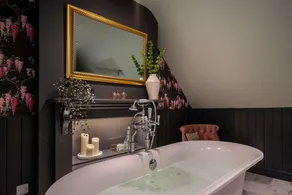 The Cottage - Luxury Romantic Retreat in Idyllic Rural Location - Image 4