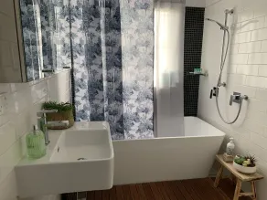 Pet Friendly -Easy walk to beach, cafes, restaurants - Free Netflix - Wifi - Image 2