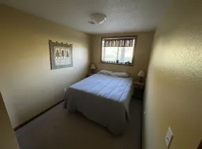 Lakefront 4 Bedroom Cabin - Image 5