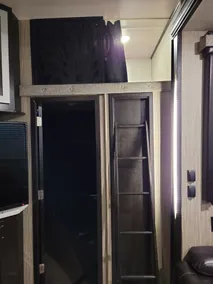 Fifth wheel/Toy hauler - Image 2