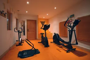 50m from ski slopes, fitness, swimming pool, sauna, hammam, balcony, fireplace or stove, tv - Image 3