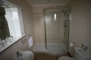 En fantastisk bungalow (STB 5 stjernede) tæt på de lokale faciliteter og pubber. - Image 4