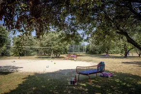 House with top decor, 4 bedrooms, sleeps 10, garden, swimming pool,BBQ,pétanque - Image 3