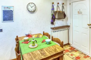 Mario: apartment for 2, with garden, in the centre of Levanto, 400m from beach, with parking - Image 5