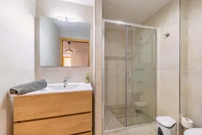 Haus mit privatem Pool und schöner Aussicht. Drei Zimmer und WLAN in einer sehr ruhigen Gegend. - Image 4