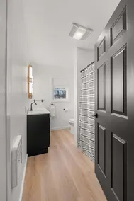 Artist Bluff — Signature King Suite with Living Room & Fireplace - Image 4