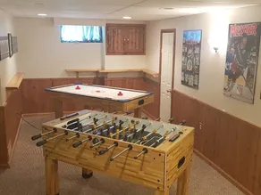 Sarnia's Man Cave - 3 BR/1 BA HOUSE - Pet friendly - Image 2