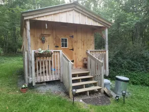 The ruffled feather cabin  52 acre farm. - Image 4