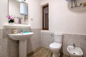 Casa de vacaciones con terraza privada, jardín privado y Wi-Fi - Image 4
