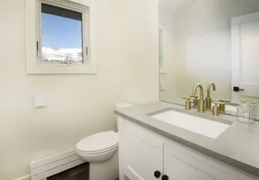 Luxury Duplex | Air Conditioning | Private Hot Tub | On Bus Loop - Image 3