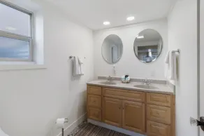 Z Cabin: Vintage Lakeside Retreat w/Private Dock - Image 3