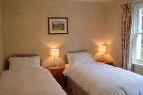 Teal Cottage, shoreline placering, pet friendly, 4 sovepladser, begge soveværelser en-suite - Image 5