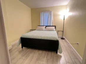 Spacious 3BR Home Near Rainbow River Large Yard - Image 5