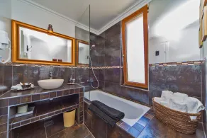 Luxury Villa Dolce Vita with Pool - Image 4