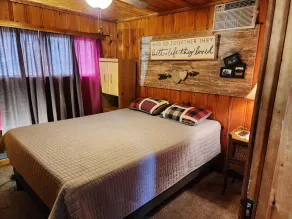 Rustic cabin - Image 4