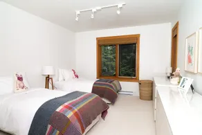 THE RIDGE 21 | 3 Bed/3 Bath Luxury Townhouse |Ski-In/Out |Hot Tub | Parking Incl - Image 5
