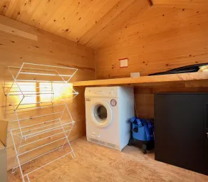 Luxury lodge situated on a tranquil holiday park - Image 2