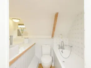 2 chambres à coucher à Farnham - Image 4