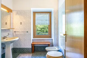 Appartamento 'Casa Ai Laresi 1' con vista sulle montagne, giardino privato e Wi-Fi - Image 2