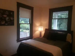 Craftsman Duplex in Old Town Issaquah - Free Wi-Fi - Image 4