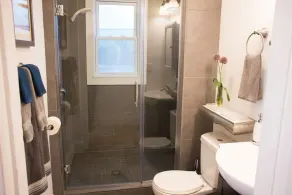 Beautiful 1st Floor Apartment & Amazing Shower - Image 2