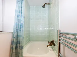 TWO SHOES COTTAGE, pet friendly, with open fire in Sourton Down - Image 4