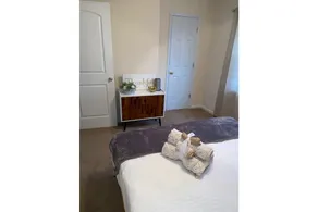 Naomi’s lovely condo! - Image 4