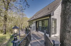 The Yellow Door - Secluded Farmhouse on 20 acres - Image 5