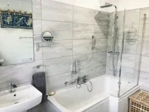 Alojamiento de 2 habitaciones en Heswall, near Liverpool - Image 2