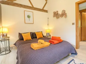 LADYCROFT BARN, family friendly, with a garden in Ashbourne - Image 5