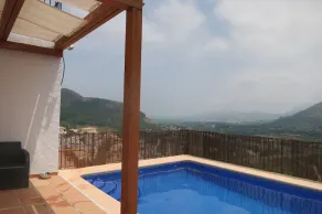 Schön gelegen, ruhige Lage am Berghang, mit Meerblick und Pool - Image 3