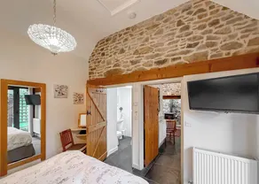 1 bedroom accommodation in Little London, Nr Llandinam - Image 3