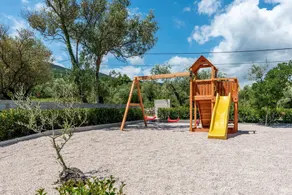 Luxury Villa Perfecta with Pool - Image 2