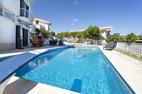 Near of center, w/ swimming pool - Image 4