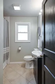 1-Story Home, Fenced Yard, Grill, Firepit, Parking, Sleeps 10, Pet-Friendly, Smart TVs, 10 Mins to Nissan Stadium & Five Points, Cozy Bedrooms, Outdoor Fun, Perfect for Families & Groups - Image 4