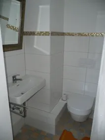 Small apartment with large conservatory. For up to 3, maximum 4 guests. - Image 3