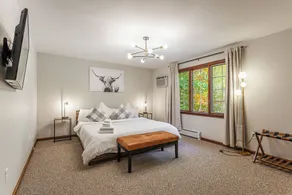 Minutes to a Magical Apres Ski! 4 Bedrooms, EV Charger, Mins to 4 Ski Mtns - Image 2