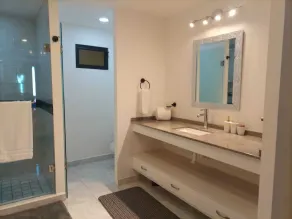 Deluxe Department - 2 Bedrooms - Comfortable and Perfect Stay - Image 5