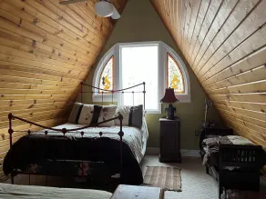 Gorgeous A-frame on Lake Barkley cove: private dock, fire pit, pets ok - Image 5