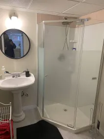 Adorable two bedrooms unit with sperate entrance close to everywhere - Image 2