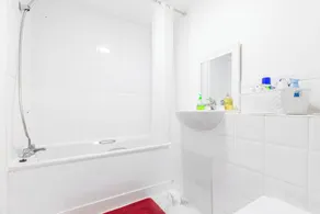 Woolwich Oasis · 2BR · 5 min to Rail · Parking - Image 4