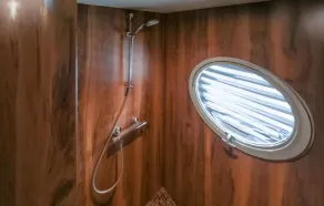 Urlaub im schwimmenden Ferienhaus, mitten in der Natur - Image 2