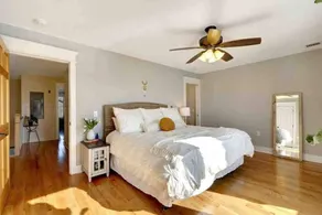Luxurious Waterfront on Lake Louise! 1 Block from the Beach & Boardwalk! - Image 5