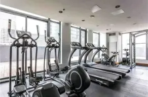lovely 2 bed with 2 bath condo in downtown - Image 4