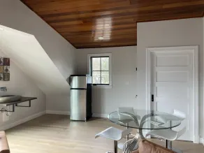 Rare Luxury Spacious City Suite - Image 5