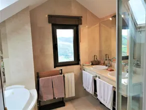 Beautiful villa 5 min from Oviedo with big hot tub and garden - Image 5